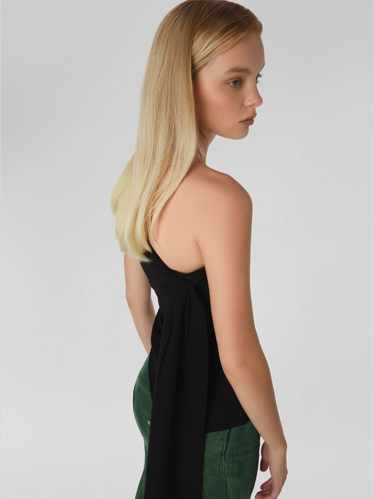 Art No. 004 / One Shoulder Scarf Top   Soot